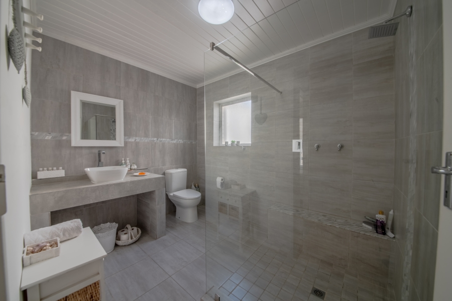 4 Bedroom Property for Sale in Pringle Bay Western Cape